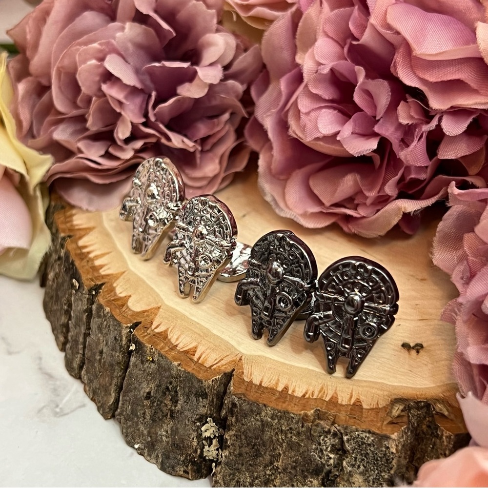Gunmetal and Silver Star Wars Millennium Falcon Cufflinks - Picture 8 of 16